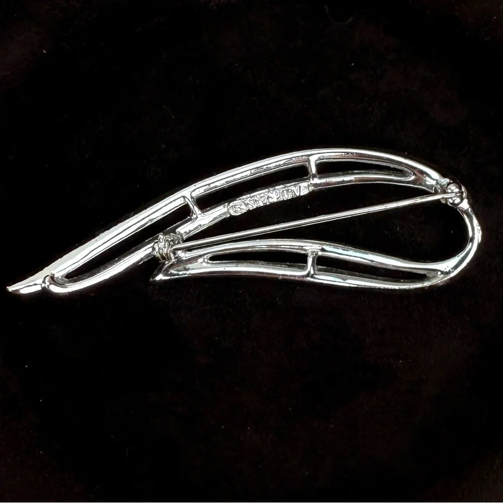 Vintage Sarah Coventry Silvertone brooch pin